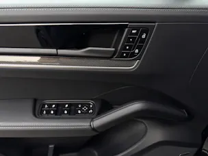 PORSCHE Cayenne Black Edition