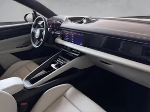 PORSCHE Macan Turbo