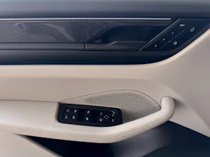 PORSCHE Macan Turbo
