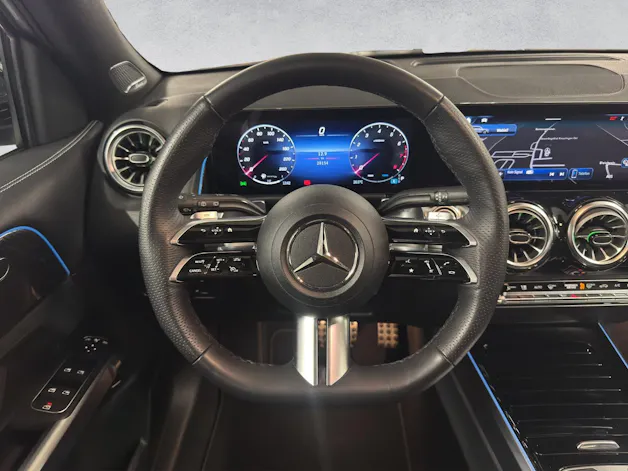 MERCEDES-BENZ GLB 220 AMG Line 4Matic