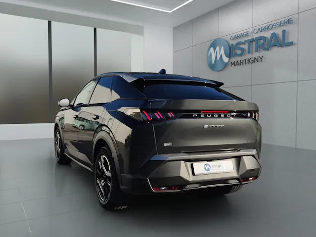 PEUGEOT 3008 e-Allure Premium AWD