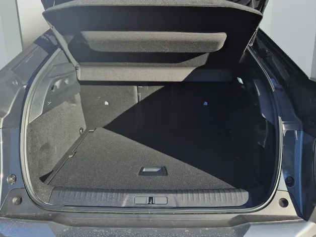 PEUGEOT 3008 e-Allure Premium AWD