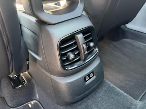 https://vehicle.imgix.net/4408568/5103d9d6-0b7e-4bd1-a706-1a868b5a9ae8.jpg
