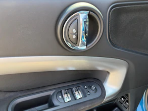 https://vehicle.imgix.net/4408568/bbe94e9f-3b67-43c9-b7f0-a5616a7073cb.jpg