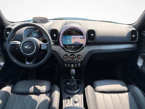 https://vehicle.imgix.net/4408568/d6f752c8-c390-4ebe-9c65-3f300a7ed1b5.jpg