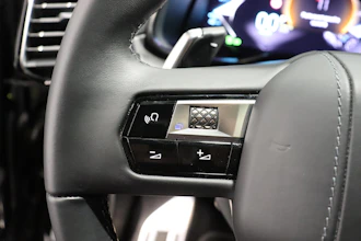 https://vehicle.imgix.net/4408587/c2cb7fef-ab39-4709-ab37-b2c14b4c5a49.JPG