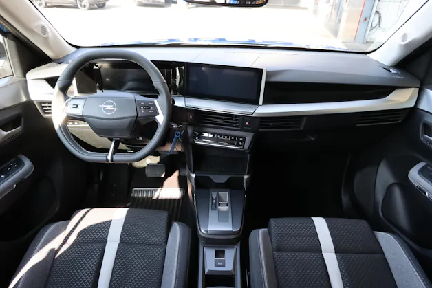 OPEL Frontera 1.2 T HEV 145 GS