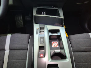 Fahrzeugbild OPEL Grandland 1.2 T HEV Edition