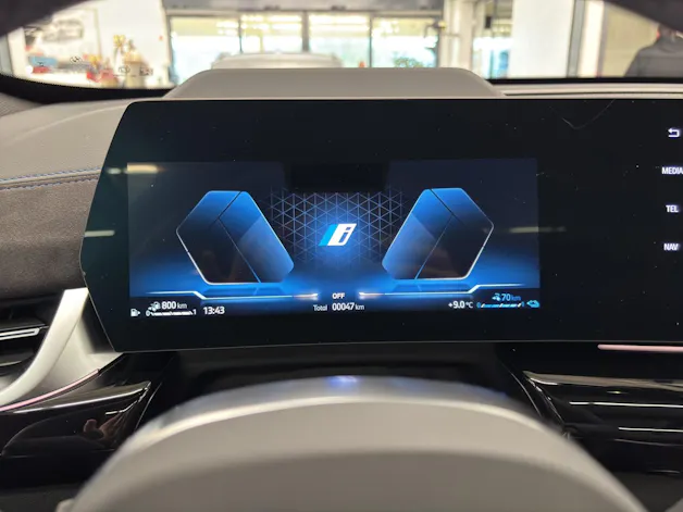 BMW X1 30e xDrive paddles