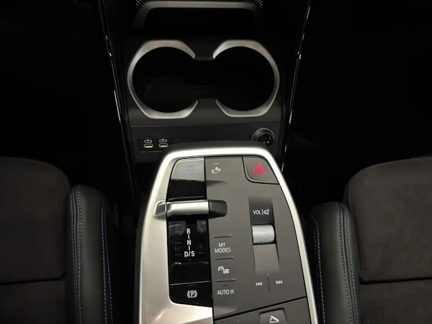 BMW X1 30e xDrive paddles