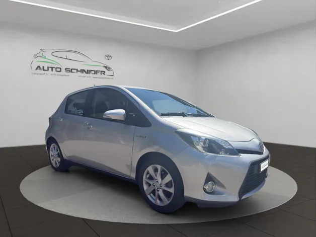 Toyota Yaris 1.5 VVT-i HSD Sol