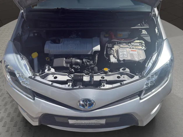 Toyota Yaris 1.5 VVT-i HSD Sol