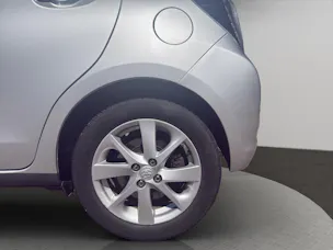 Toyota Yaris 1.5 VVT-i HSD Sol