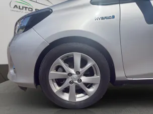 Toyota Yaris 1.5 VVT-i HSD Sol