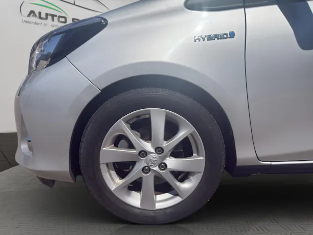 Toyota Yaris 1.5 VVT-i HSD Sol