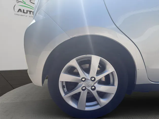 Toyota Yaris 1.5 VVT-i HSD Sol