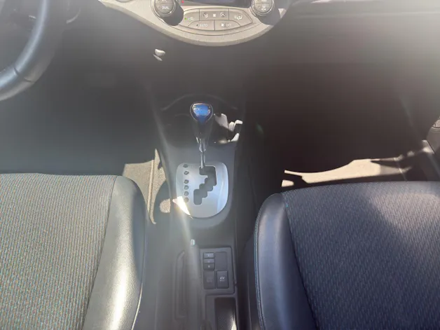 Toyota Yaris 1.5 VVT-i HSD Sol