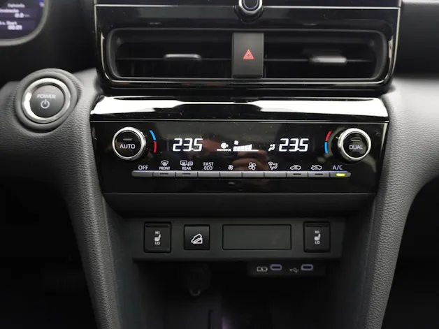 Toyota Yaris Cross 1.5 VVT-i HSD Premium AWD-i