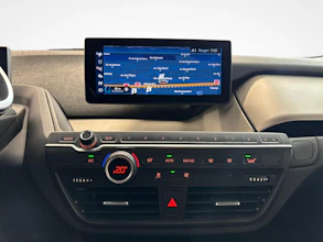 https://vehicle.imgix.net/4408730/a2687b55-6d14-42ef-ba2a-1f7044aec3ae.jpg