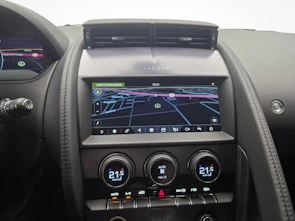Fahrzeugbild JAGUAR F-Type Coupé 2.0 R-Dynamic