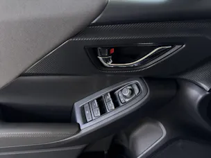 Subaru Crosstrek 2.0i e-Boxer Swiss Plus