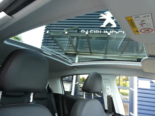 Peugeot 208 1.2 PureTech GT Line Automat