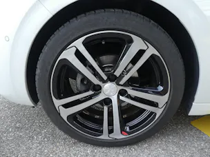 Peugeot 208 1.2 PureTech GT Line Automat