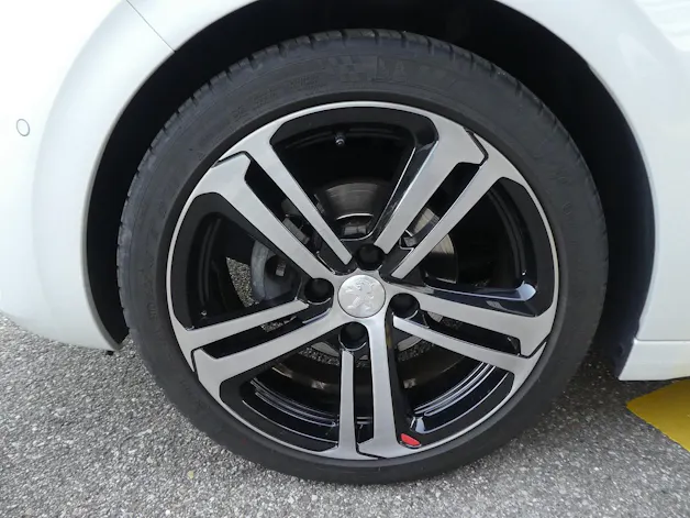Peugeot 208 1.2 PureTech GT Line Automat