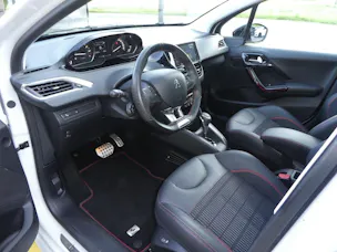 Peugeot 208 1.2 PureTech GT Line Automat