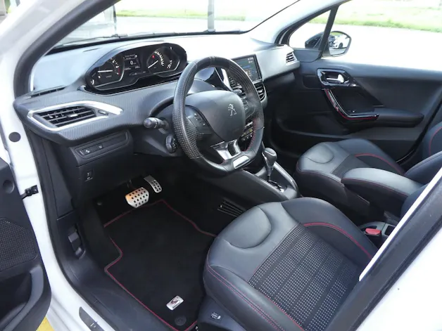 Peugeot 208 1.2 PureTech GT Line Automat
