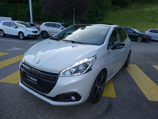 Peugeot 208 1.2 PureTech GT Line Automat