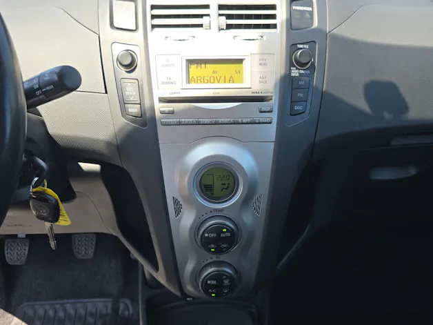 Toyota Yaris 1.3 16V Linea Sol