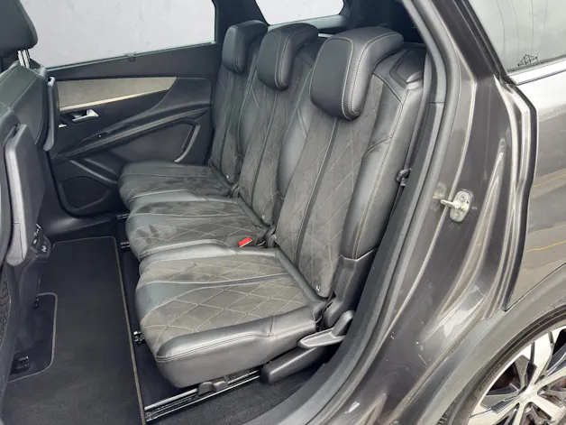 PEUGEOT 5008 2.0 BlueHDi 180 GT