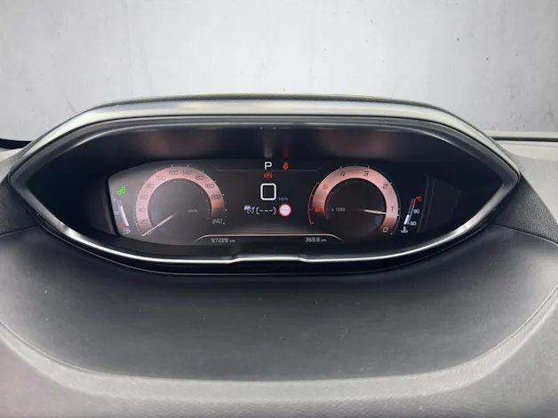 PEUGEOT 5008 2.0 BlueHDi 180 GT