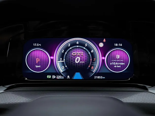 VW Golf 2.0 TSI GTI DSG *Abstandsregler* 19" Felgen*Harman/Kardon*Matrix LED Scheinwerfer*