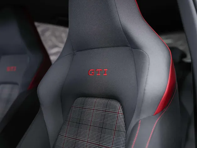 VW Golf 2.0 TSI GTI DSG *Abstandsregler* 19" Felgen*Harman/Kardon*Matrix LED Scheinwerfer*