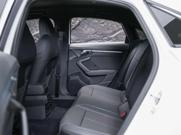 Audi S3 Limousine 2.0 TFSI quattro S-tronic *Abstandsregler*Sitzheizung*Rückfahrkamera*