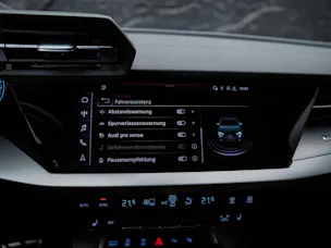 Audi S3 Limousine 2.0 TFSI quattro S-tronic *Abstandsregler*Sitzheizung*Rückfahrkamera*