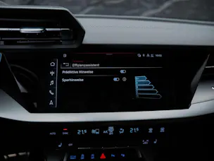 Audi S3 Limousine 2.0 TFSI quattro S-tronic *Abstandsregler*Sitzheizung*Rückfahrkamera*