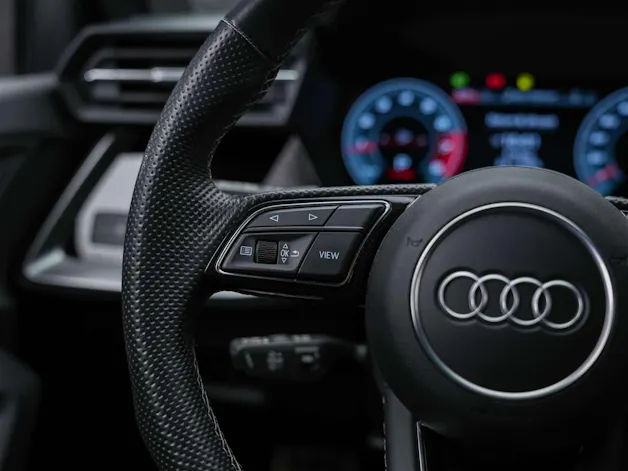 Audi S3 Limousine 2.0 TFSI quattro S-tronic *Abstandsregler*Sitzheizung*Rückfahrkamera*