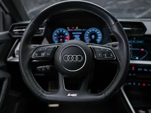Audi S3 Limousine 2.0 TFSI quattro S-tronic *Abstandsregler*Sitzheizung*Rückfahrkamera*
