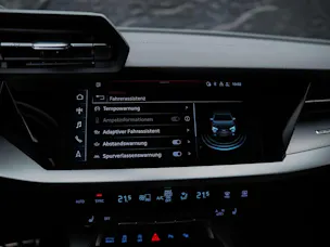 Audi S3 Limousine 2.0 TFSI quattro S-tronic *Abstandsregler*Sitzheizung*Rückfahrkamera*