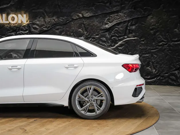 Audi S3 Limousine 2.0 TFSI quattro S-tronic *Abstandsregler*Sitzheizung*Rückfahrkamera*