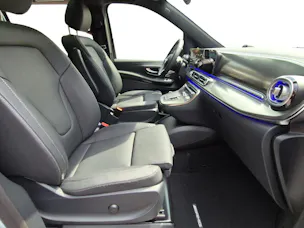 Mercedes-Benz V 300 d lang Swiss 9G-T