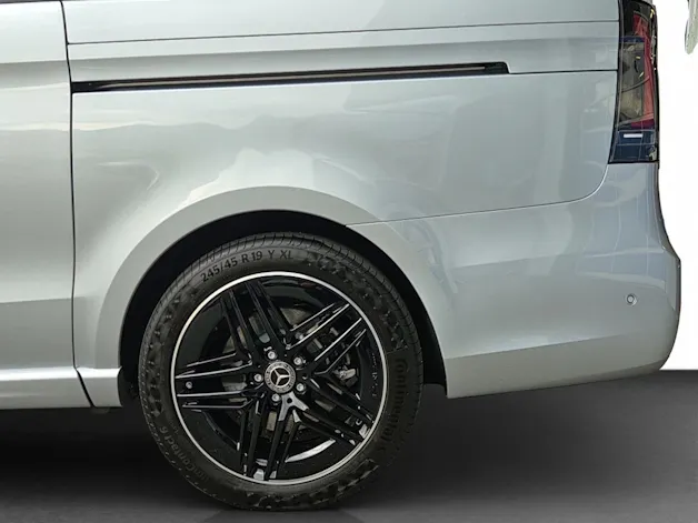 Mercedes-Benz V 300 d lang Swiss 9G-T