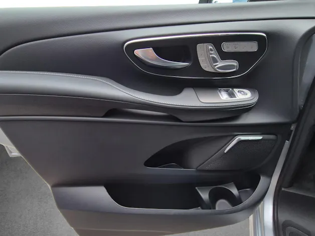Mercedes-Benz V 300 d lang Swiss 9G-T
