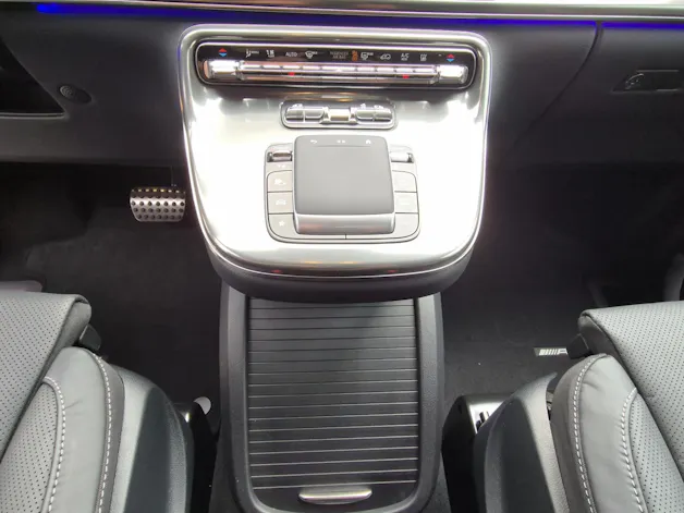 Mercedes-Benz V 300 d lang Swiss 9G-T