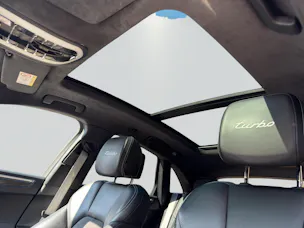 Porsche Macan Turbo Performance PDK
