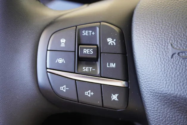 Ford Focus 1.0 MHEV Titanium X Automat
