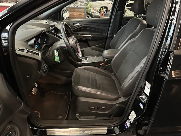 FORD Kuga 2.0 TDCi ST Line High 4WD PowerShift